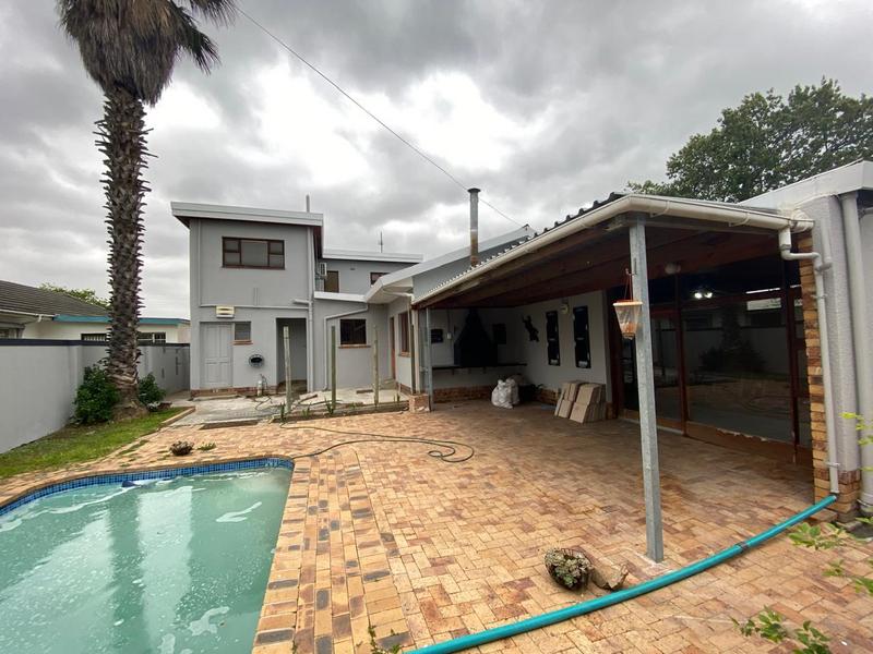 To Let 4 Bedroom Property for Rent in Lochnerhof Western Cape